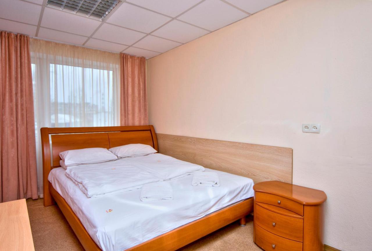 Hostel Podolski Plus Kiev Exterior foto