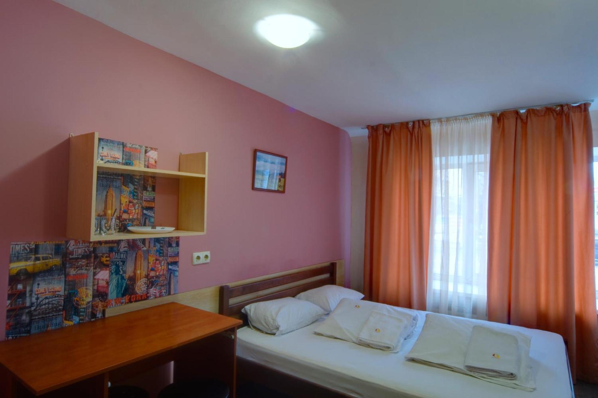 Hostel Podolski Plus Kiev Exterior foto