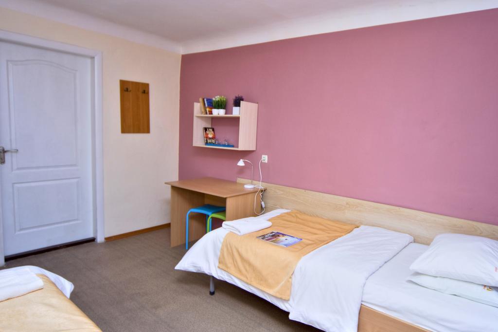 Hostel Podolski Plus Kiev Habitación foto