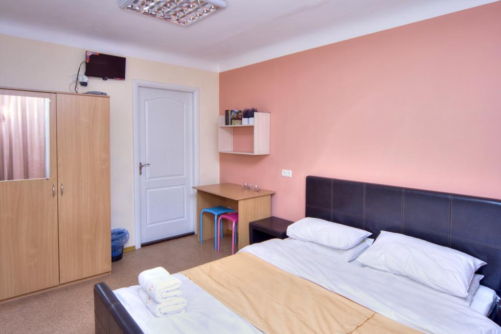 Hostel Podolski Plus Kiev Habitación foto
